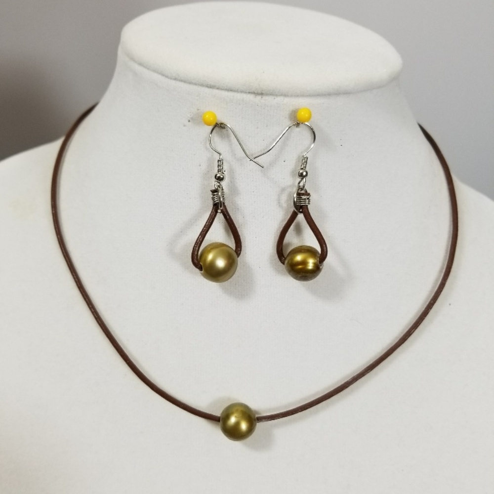 Handmade Artisan Khaki Freshwater Pearl &  Leather